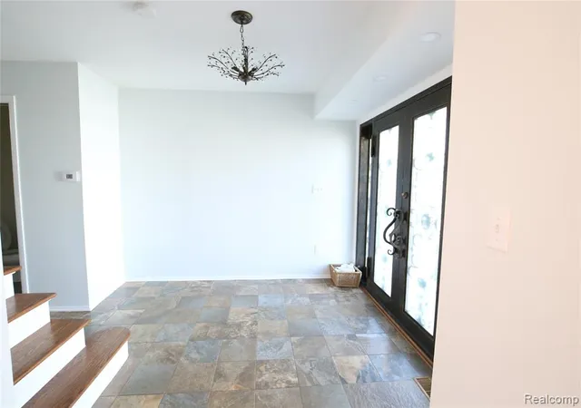 Photo 5 of Single family home for sale at 519 Berwyn St, Dearborn Heights, MI 48127 | MLS# 61017751 | Listing updated on 2026-08-23