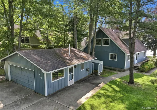 3rd image of 170 Flagpoint Ave, Roscommon, MI 48653 | MLS# 61022320