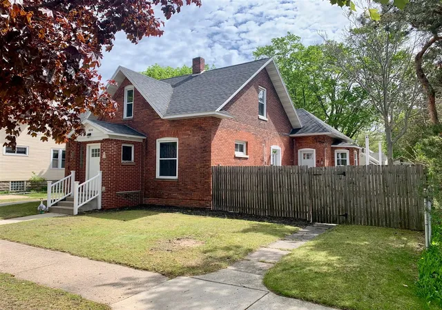 Homes for sale in Ludington, MI | 406 N Rowe St, Ludington, MI 49431 | MLS# 70533716