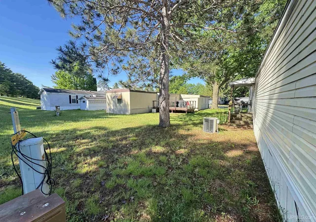 Homes for sale in Iron Mountain, MI | W8007 S Us Hwy 2/141 Trlr 241 Rd, Iron Mountain, MI 49801 | MLS# 50209217