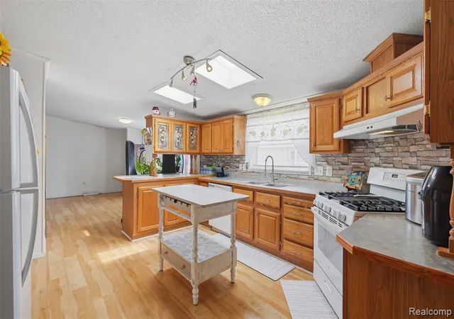 Photo 2 of Sale Pending at 23338 Arlington Dr, Clinton Township, MI 48036 | MLS# 61021504 | Listing updated on 2026-08-30