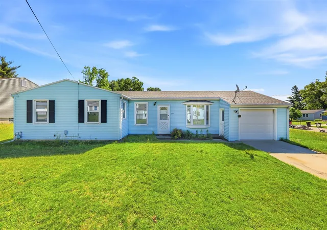 Homes for sale in Comstock Park, MI | 343 Brandywyne Dr, Comstock Park, MI 49321 | MLS# 70540713