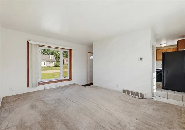 Homes for sale in Comstock Park, MI | 343 Brandywyne Dr, Comstock Park, MI 49321 | MLS# 70540713