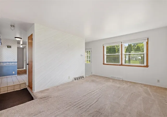 Homes for sale in Comstock Park, MI | 343 Brandywyne Dr, Comstock Park, MI 49321 | MLS# 70540713