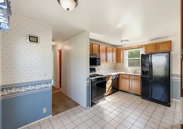 Homes for sale in Comstock Park, MI | 343 Brandywyne Dr, Comstock Park, MI 49321 | MLS# 70540713