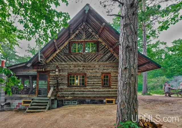 Photo 3 of Single family home for sale at 16100 Co Rd 510 Ave, Marquette, MI 49855 | MLS# 50214782 | Listing updated on 2026-08-17