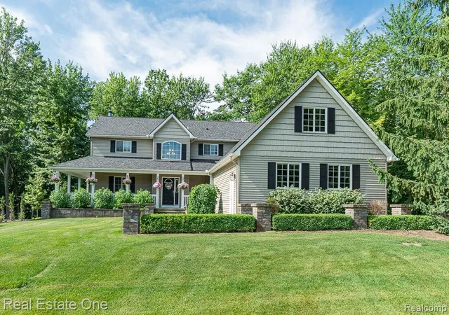 2nd image of 2691 Fox Cvs, Oxford, MI 48370 | MLS# 61012326