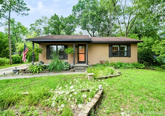 Photo 1 of Sale Pending at 3609 Jupiter Ave, Grand Rapids, MI 49525 | MLS# 70551799 | Listing updated on 2026-08-16