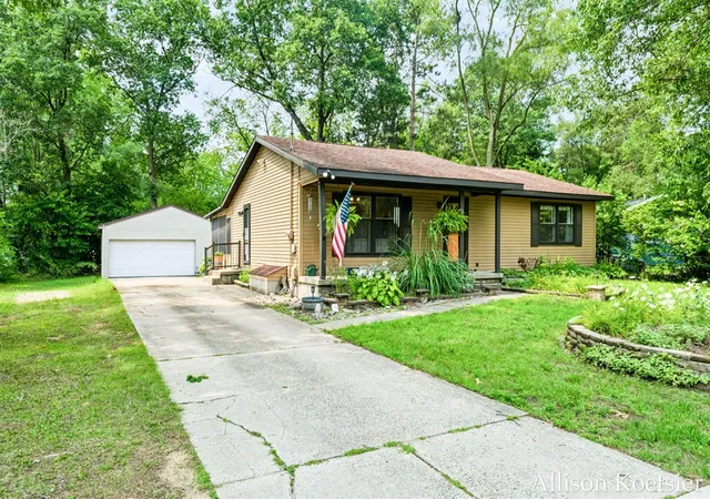 Photo 3 of Sale Pending at 3609 Jupiter Ave, Grand Rapids, MI 49525 | MLS# 70551799 | Listing updated on 2026-08-16