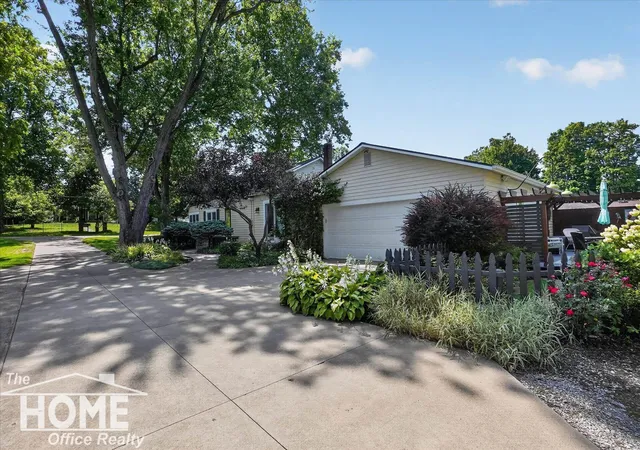 Photo 3 of Sale Pending at 111 E State St, Vernon, MI 48476 | MLS# 50220191 | Listing updated on 2026-09-04