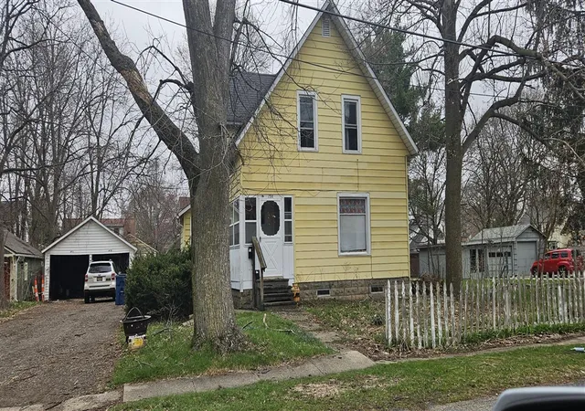 Homes for sale in Kalamazoo, MI | 136 N Berkley St, Kalamazoo, MI 49006 | MLS# 70522658