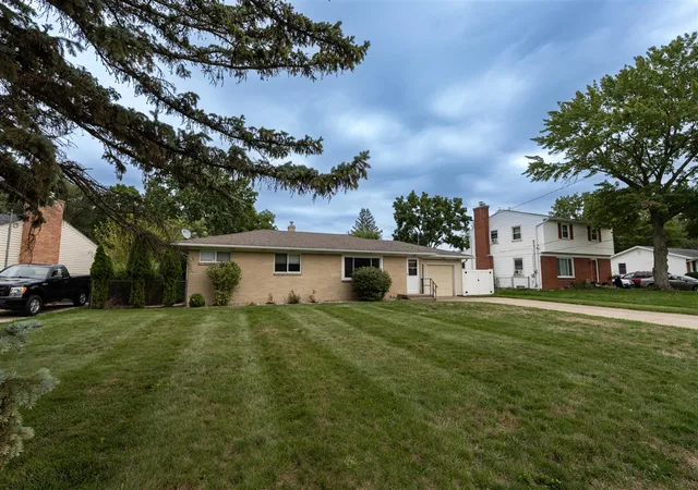 Photo 1 of Single family home for sale at 3324 Brooklyn Ave, Grand Rapids, MI 49508 | MLS# 70555136 | Listing updated on 2026-08-28