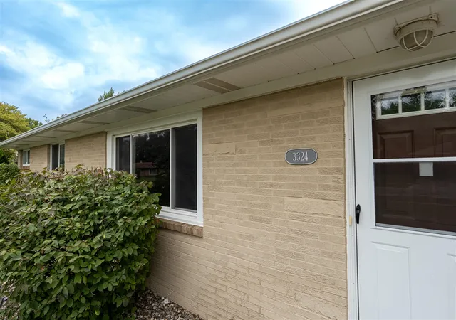 Photo 4 of Single family home for sale at 3324 Brooklyn Ave, Grand Rapids, MI 49508 | MLS# 70555136 | Listing updated on 2026-08-28