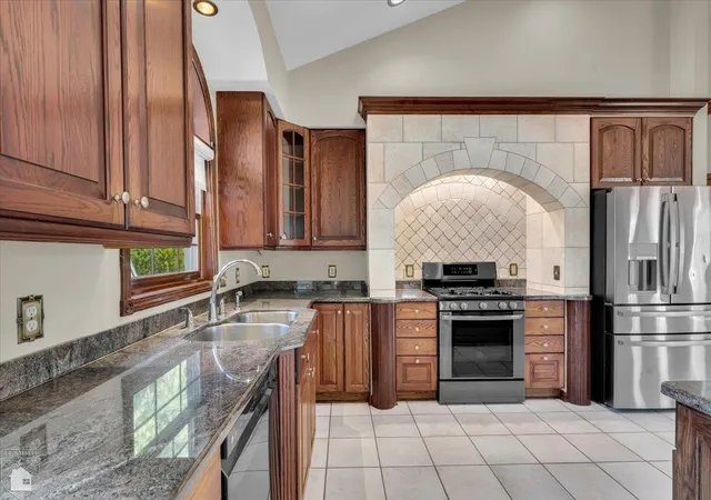Photo 2 of Sale Pending at 832 5th St, Marysville, MI 48040 | MLS# 50219847 | Listing updated on 2026-08-28