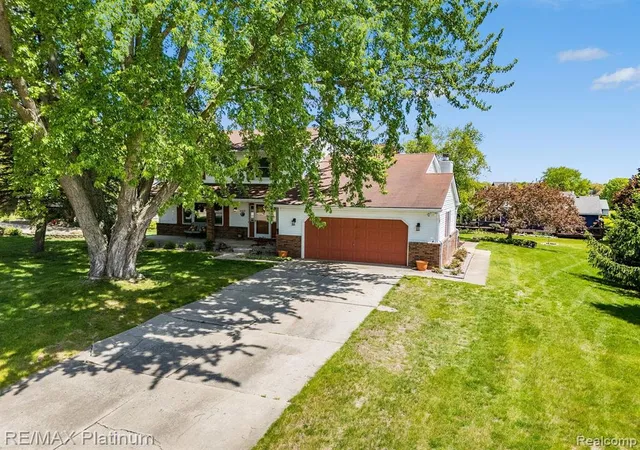 2nd image of 61959 Topsfield Ln, South Lyon, MI 48178 | MLS# 60993573