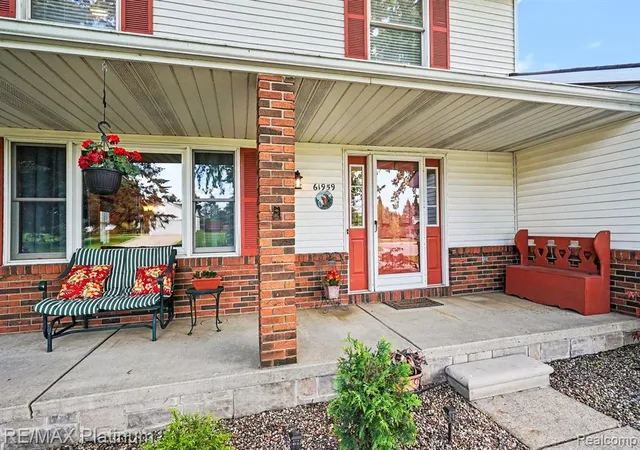 3rd image of 61959 Topsfield Ln, South Lyon, MI 48178 | MLS# 60993573