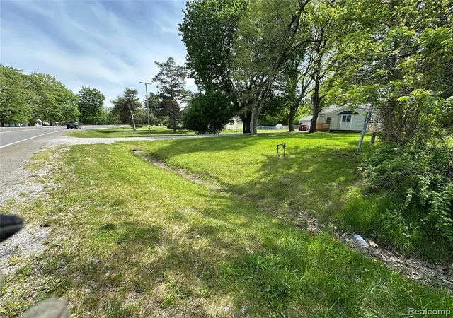 Homes for sale in Flushing, MI | 6161 River Rd, Flushing, MI 48433 | MLS# 60997298