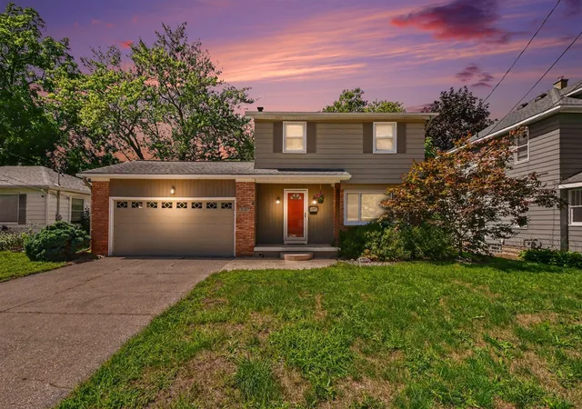 Photo 2 of Single family home for sale at 3157 Locke Ave, Grandville, MI 49418 | MLS# 70554980 | Listing updated on 2026-08-28