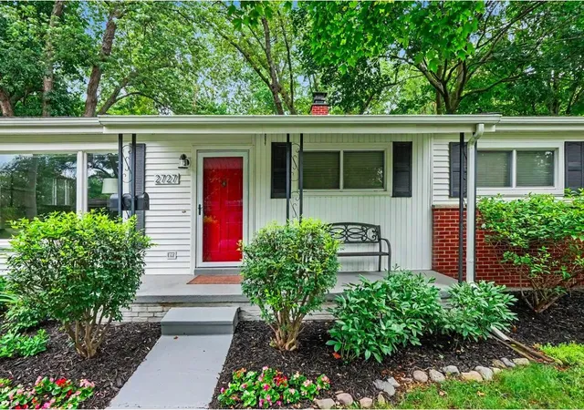 Homes for sale in Ann Arbor, MI | 2727 Hampshire Rd, Ann Arbor, MI 48104 | MLS# 70540160