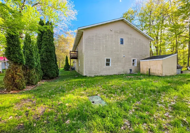 Homes for sale in Quincy, MI | 257 Edgewood Dr, Quincy, MI 49082 | MLS# 70529332