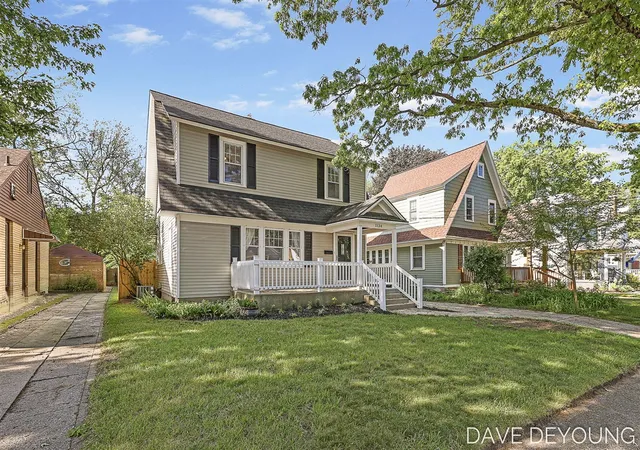 2nd image of 1134 Hoyt St, Grand Rapids, MI 49507 | MLS# 70541580