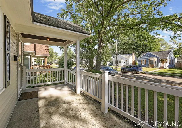 5th image of 1134 Hoyt St, Grand Rapids, MI 49507 | MLS# 70541580