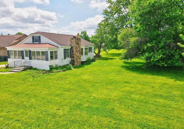 2nd image of 37191 Dundee St, Sterling Heights, MI 48310 | MLS# 50212550