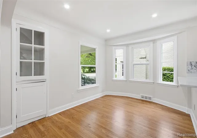 Homes for sale in Grosse Pointe Woods, MI | 1388 Vernier Rd, Grosse Pointe Woods, MI 48236 | MLS# 61006674