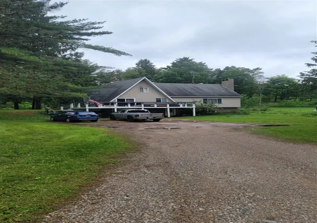 Homes for sale in Paris, MI | 23580 22 Mile Rd, Paris, MI 49338 | MLS# 70538060