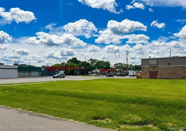 Photo 1 of Land for sale at 3537 Sashabaw Rd, Waterford, MI 48329 | MLS# 61025006 | Listing updated on 2026-08-27