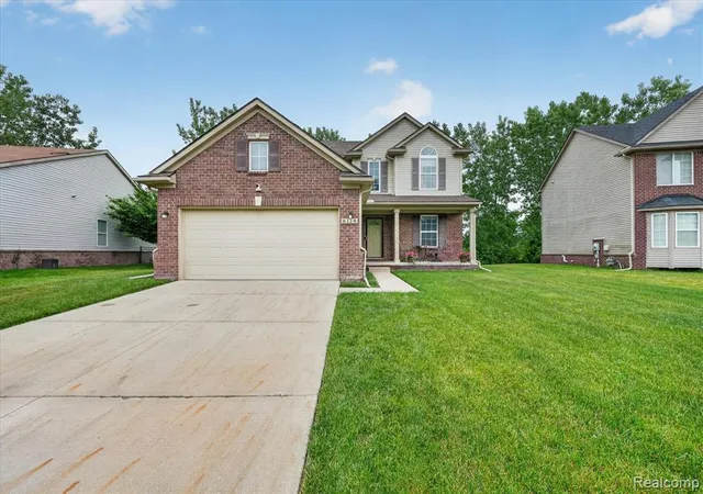 Homes for sale in Romulus, MI | 6119 Treetops Dr, Romulus, MI 48174 | MLS# 61001909