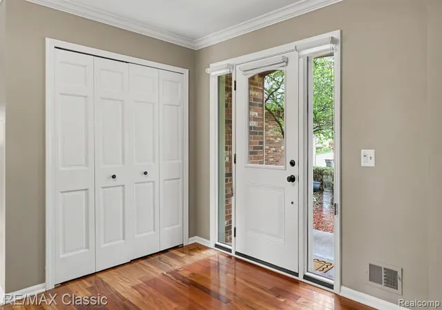 Photo 2 of Sale Pending at 29681 English Way, Novi, MI 48377 | MLS# 61020641 | Listing updated on 2026-08-19