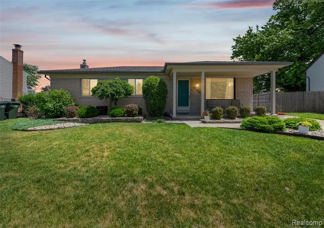 Homes for sale in Sterling Heights, MI | 41594 Harvard Dr, Sterling Heights, MI 48313 | MLS# 61003145