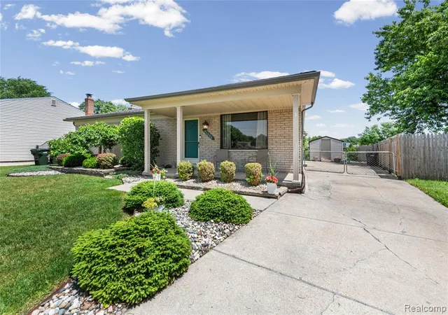 Homes for sale in Sterling Heights, MI | 41594 Harvard Dr, Sterling Heights, MI 48313 | MLS# 61003145