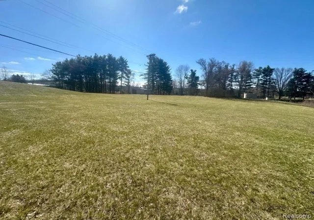 12th image of 2265 S Milford Rd, Milford, MI 48381 | MLS# 60991172