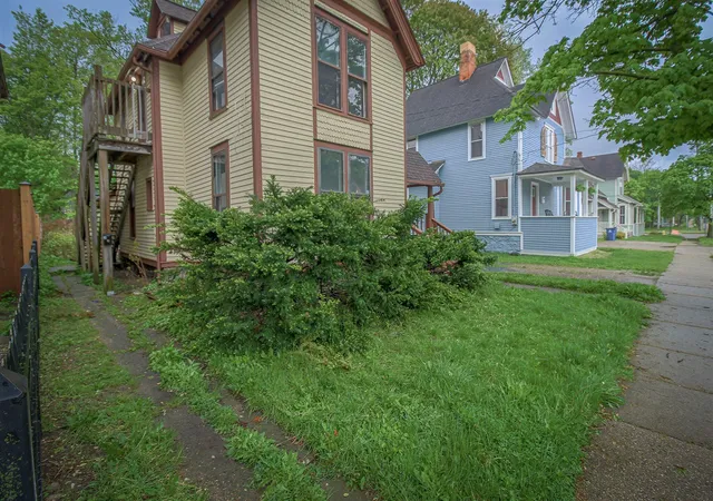 Photo 2 of Multi family home for sale at 416 Douglas Ave, Kalamazoo, MI 49007 | MLS# 70554644 | Listing updated on 2026-08-26