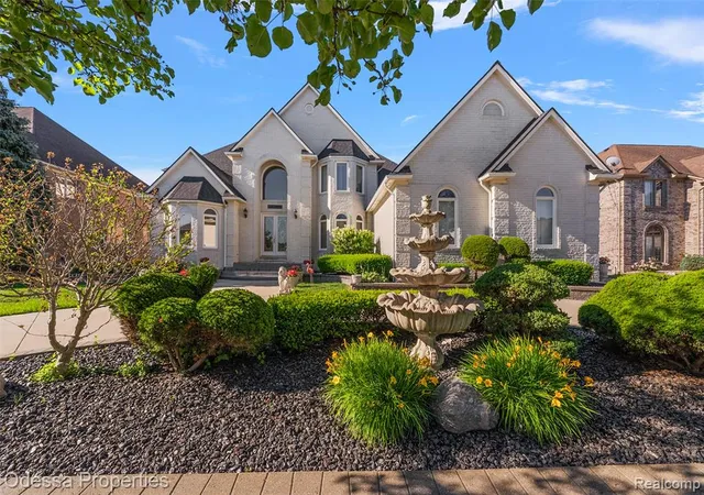 Photo 3 of Single family home for sale at 12984 Azure Dr, Shelby Township, MI 48315 3515 | MLS# 61007880 | Listing updated on 2026-09-02