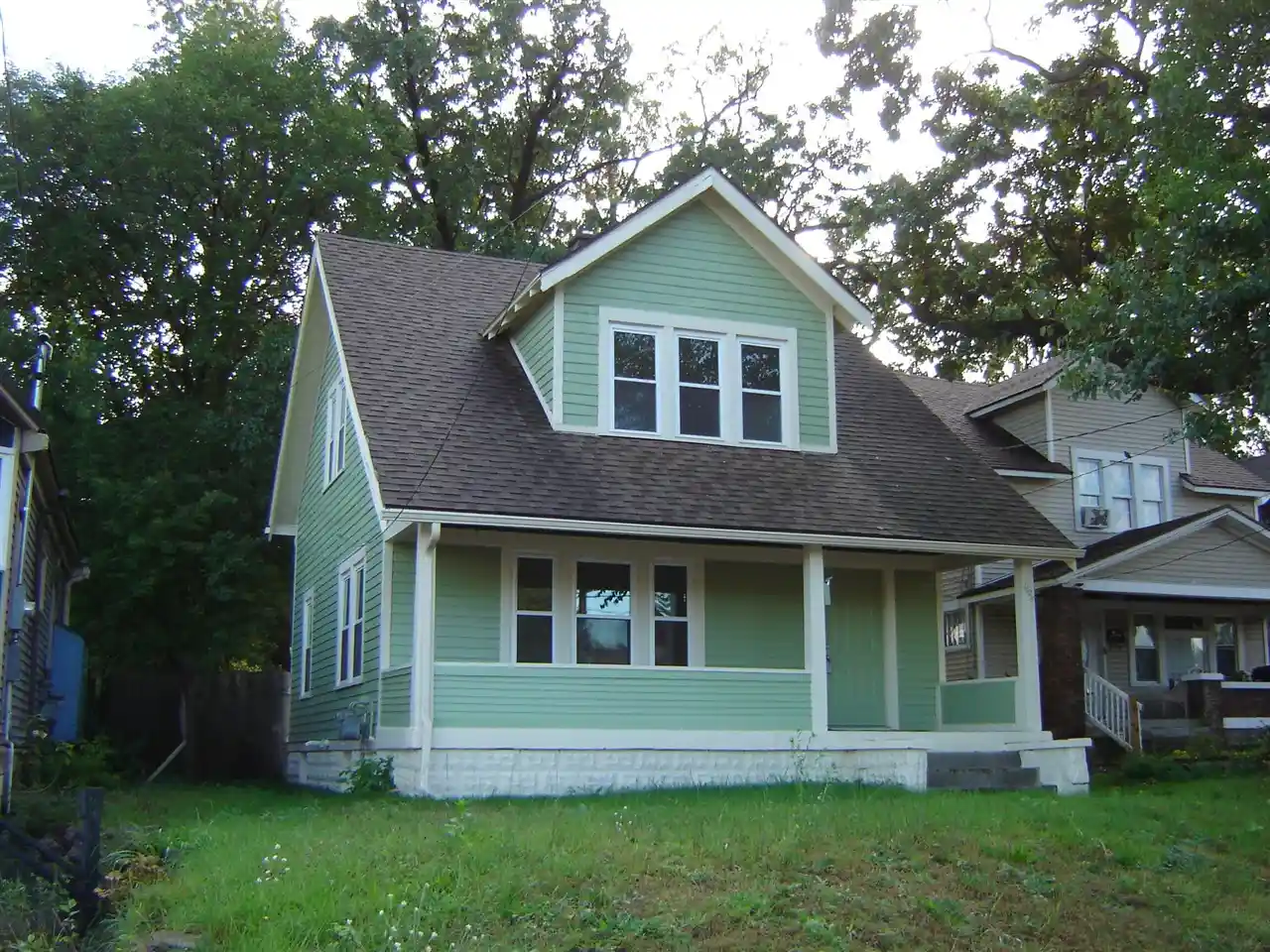 Photo 1 of Single family home for sale at 1628 Kalamazoo Ave, Grand Rapids, MI 49507 | MLS# 70562309 | Listing updated on 2026-10-30
