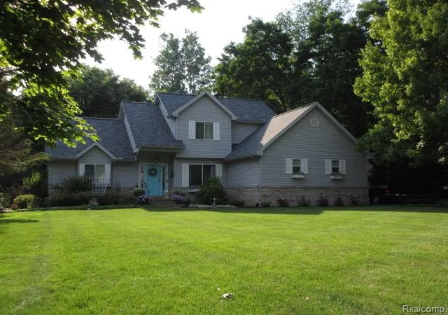Photo 1 of Sale Pending at 11356 Tall Shadows Ct, Pinckney, MI 48169 8471 | MLS# 61010391 | Listing updated on 2026-08-30
