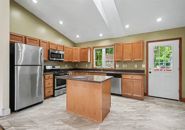 Homes for sale in Muskegon, MI | 2499 Greenwood St, Muskegon, MI 49441 | MLS# 70539792