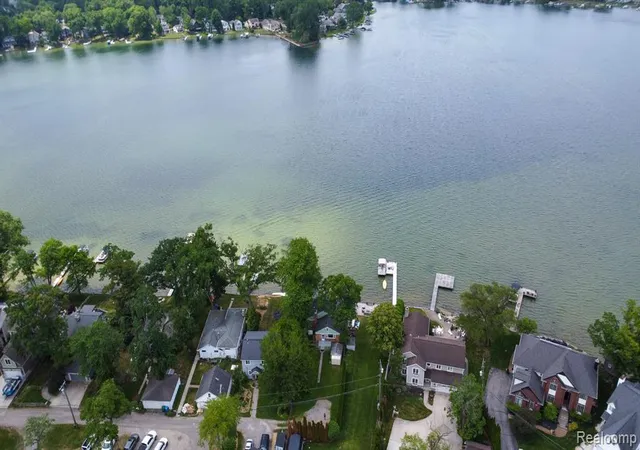 Photo 29 of Sale Pending at 8691 Cooley Lake Rd, Commerce Township, MI 48382 | MLS# 61000569 | Listing updated on 2026-07-24