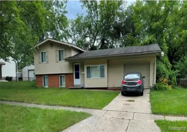 Photo 1 of Single family home for sale at 2828 Hampstead Dr, Flint, MI 48506 1318 | MLS# 61011937 | Listing updated on 2026-10-08