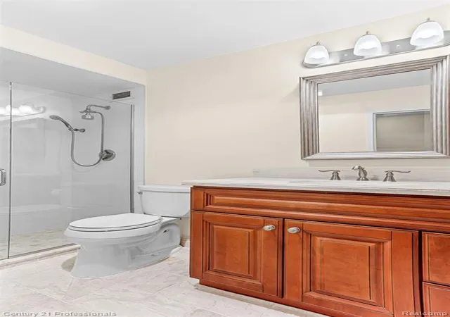 Homes for sale in Southfield, MI | 5000 Town Ctr, Southfield, MI 48075