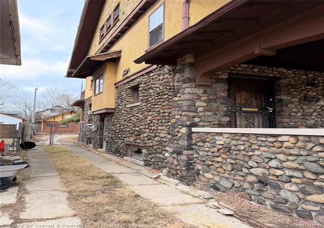 Photo 3 of Single family home for sale at 107 Mclean St, Highland Park, MI 48203 3309 | MLS# 60962968 | Listing updated on 2026-08-27