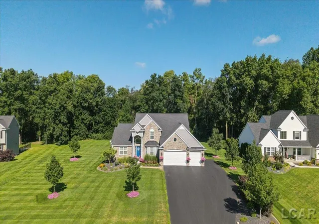 Photo 2 of Single family home for sale at 4414 Mckenna Dr, Adrian, MI 49221 | MLS# 50219997 | Listing updated on 2026-08-30