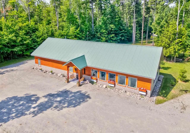 Homes for sale in Manistique, MI | 8928 N Boot Lake Rd, Manistique, MI 49854 | MLS# 50213932