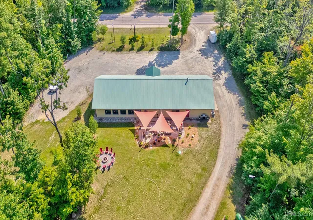 Homes for sale in Manistique, MI | 8928 N Boot Lake Rd, Manistique, MI 49854 | MLS# 50213932