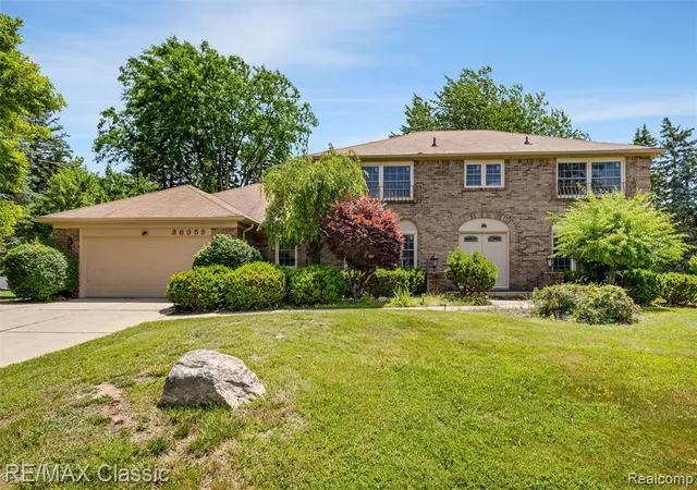 1st image of 36953 Fox Gln, Farmington Hills, MI 48331 | MLS# 60989667