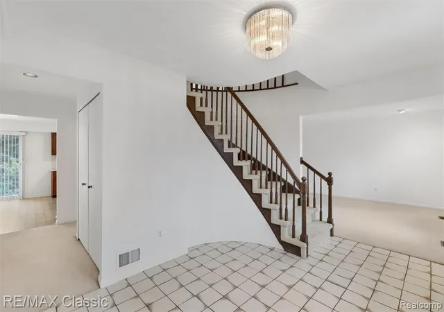 4th image of 36953 Fox Gln, Farmington Hills, MI 48331 | MLS# 60989667