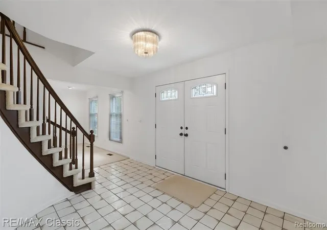 5th image of 36953 Fox Gln, Farmington Hills, MI 48331 | MLS# 60989667